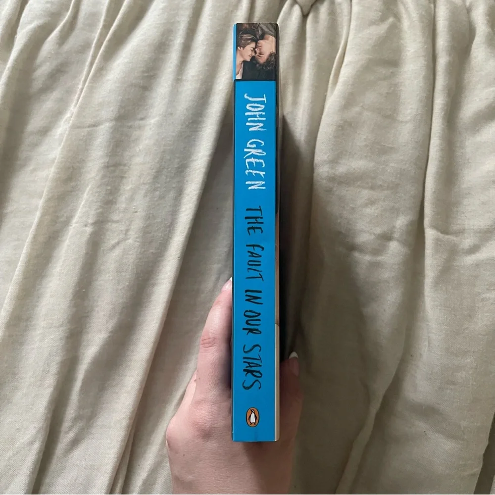 The Fault in Our Stars Book by John Green - Picture 2 of 9